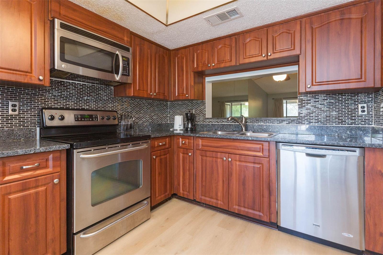 2420 WINDING CREEK BLVD #202, CLEARWATER, FL, 33761