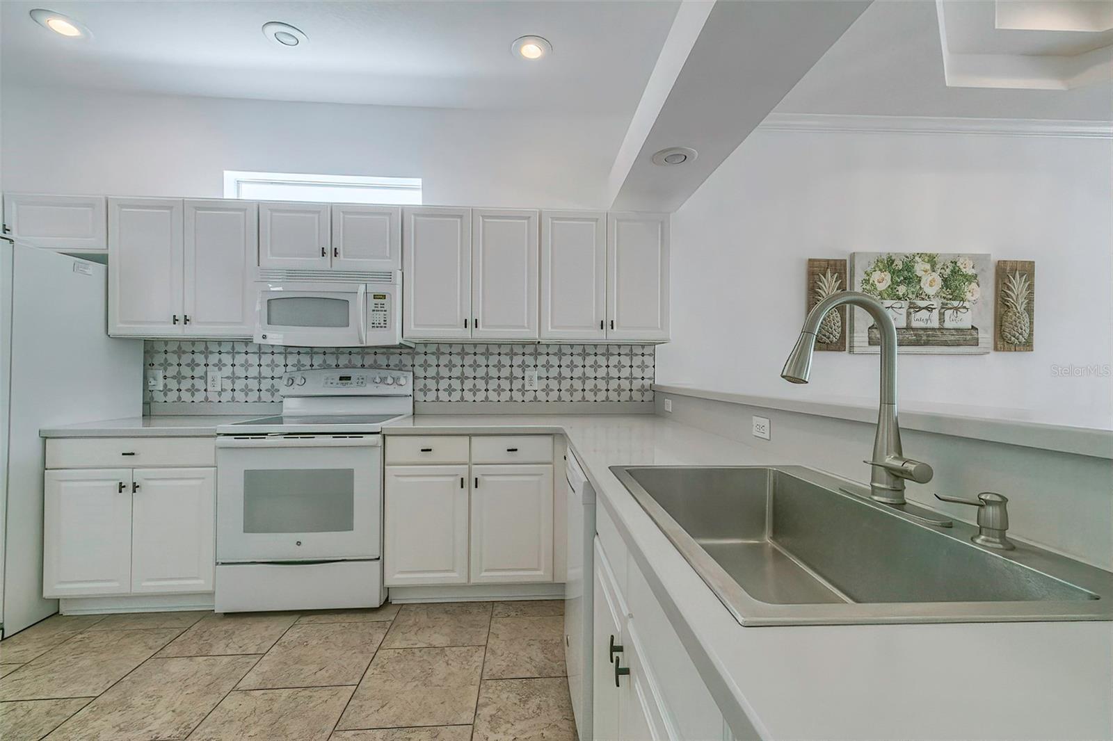 20800 EUSTIS RD, LAND O LAKES, FL, 34637