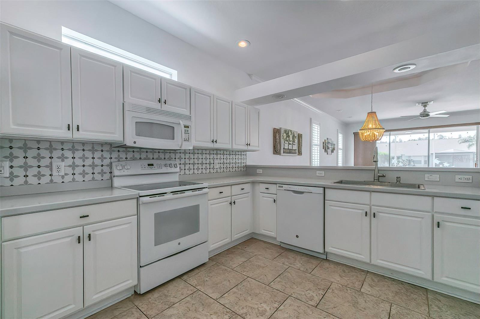 20800 EUSTIS RD, LAND O LAKES, FL, 34637