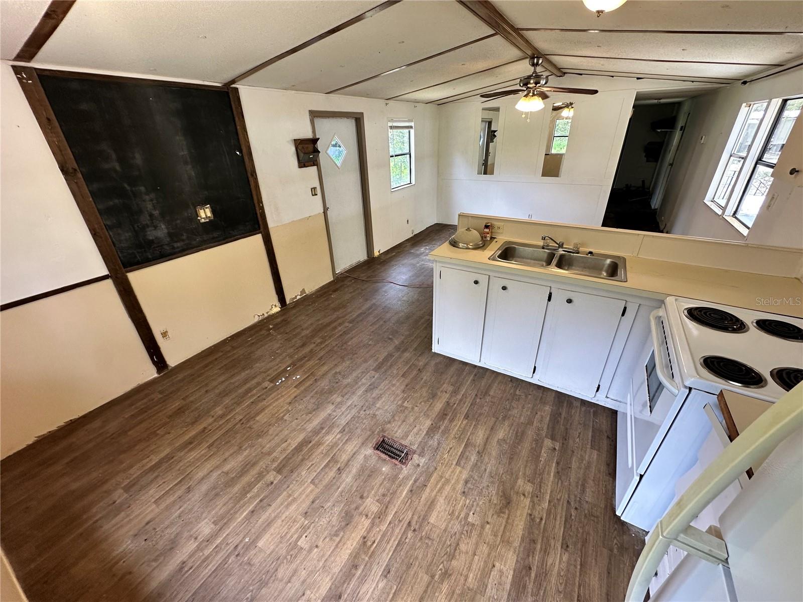 7809 SW 12TH PL, BELL, FL, 32619