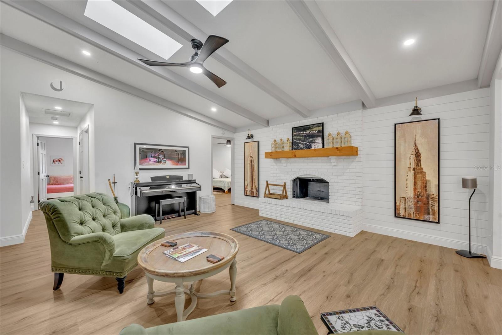 425 WHISPERING OAK LN, APOPKA, FL, 32712