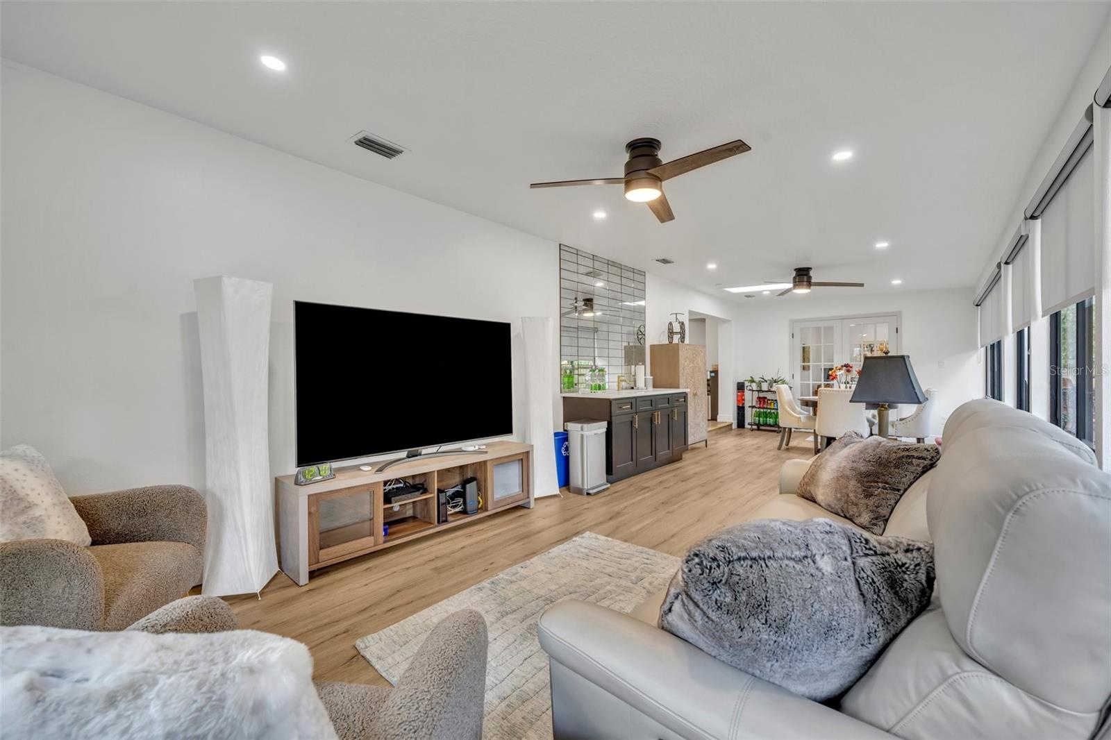 425 WHISPERING OAK LN, APOPKA, FL, 32712