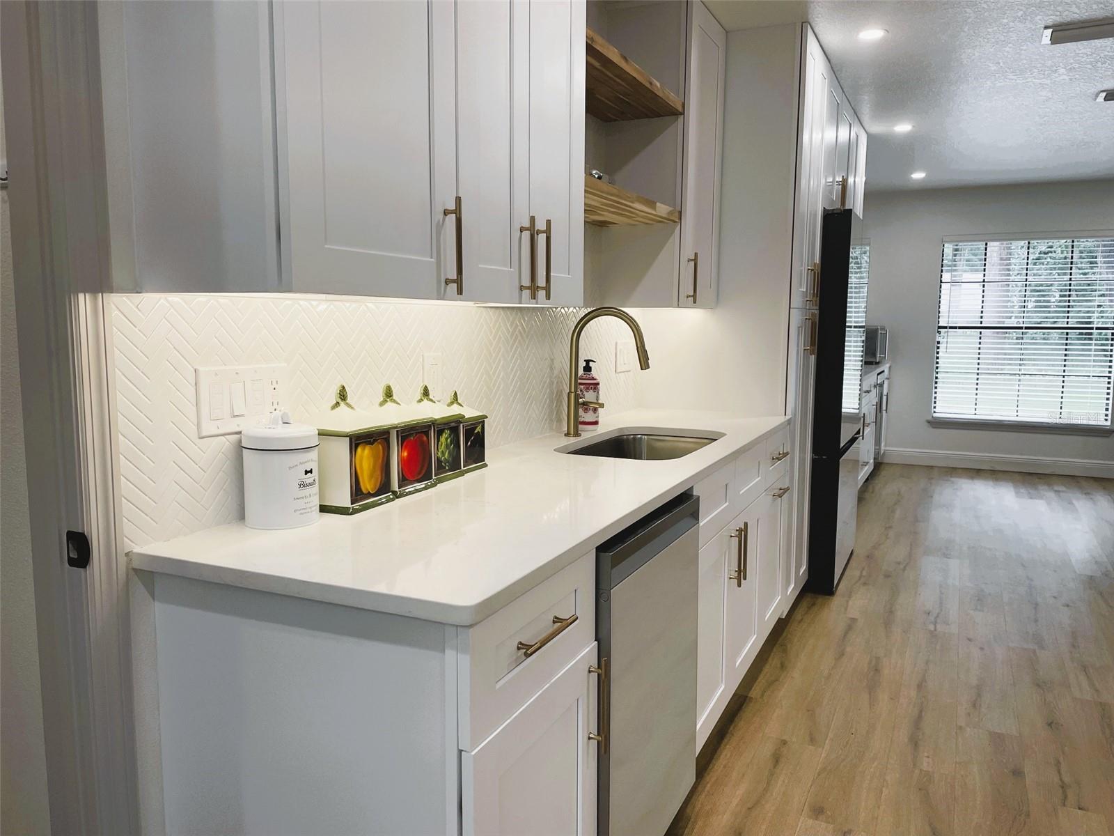 425 WHISPERING OAK LN, APOPKA, FL, 32712