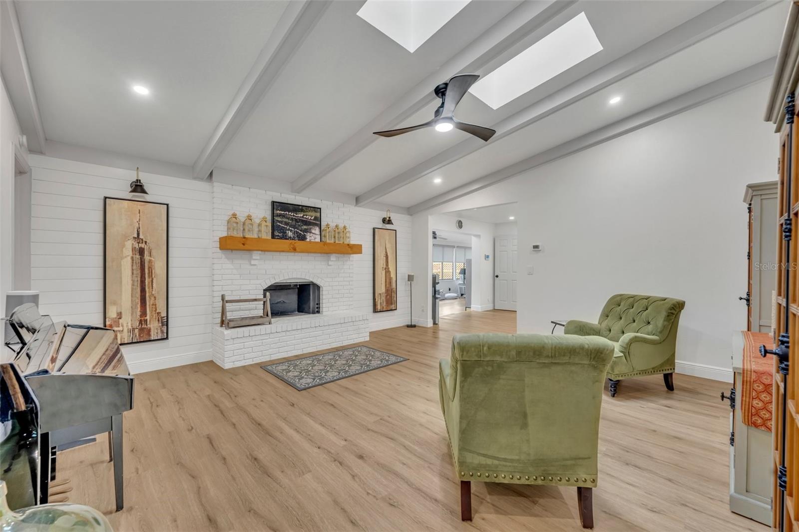 425 WHISPERING OAK LN, APOPKA, FL, 32712