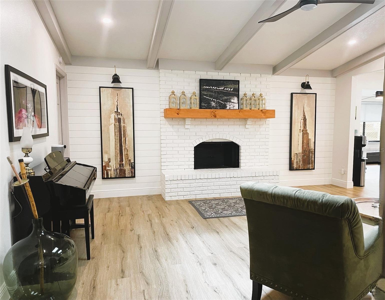 425 WHISPERING OAK LN, APOPKA, FL, 32712