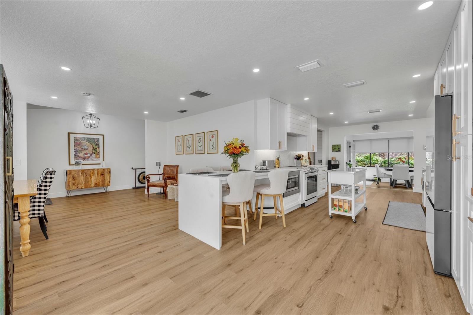425 WHISPERING OAK LN, APOPKA, FL, 32712