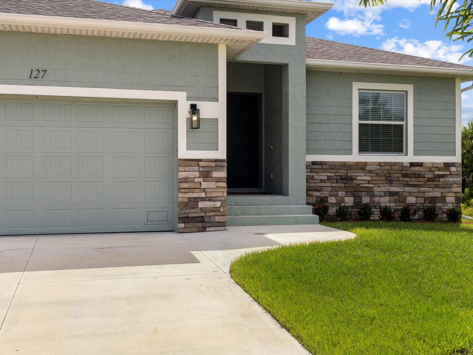 127 RIFLE RD, ROTONDA WEST, FL, 33947