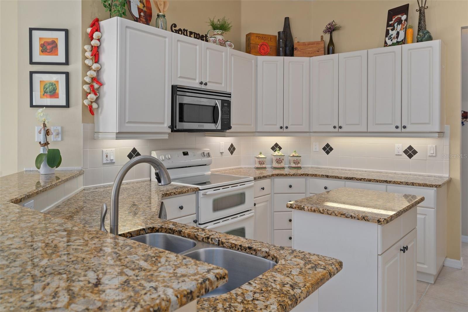 9289 GRAND CYPRESS DR, WEEKI WACHEE, FL, 34613