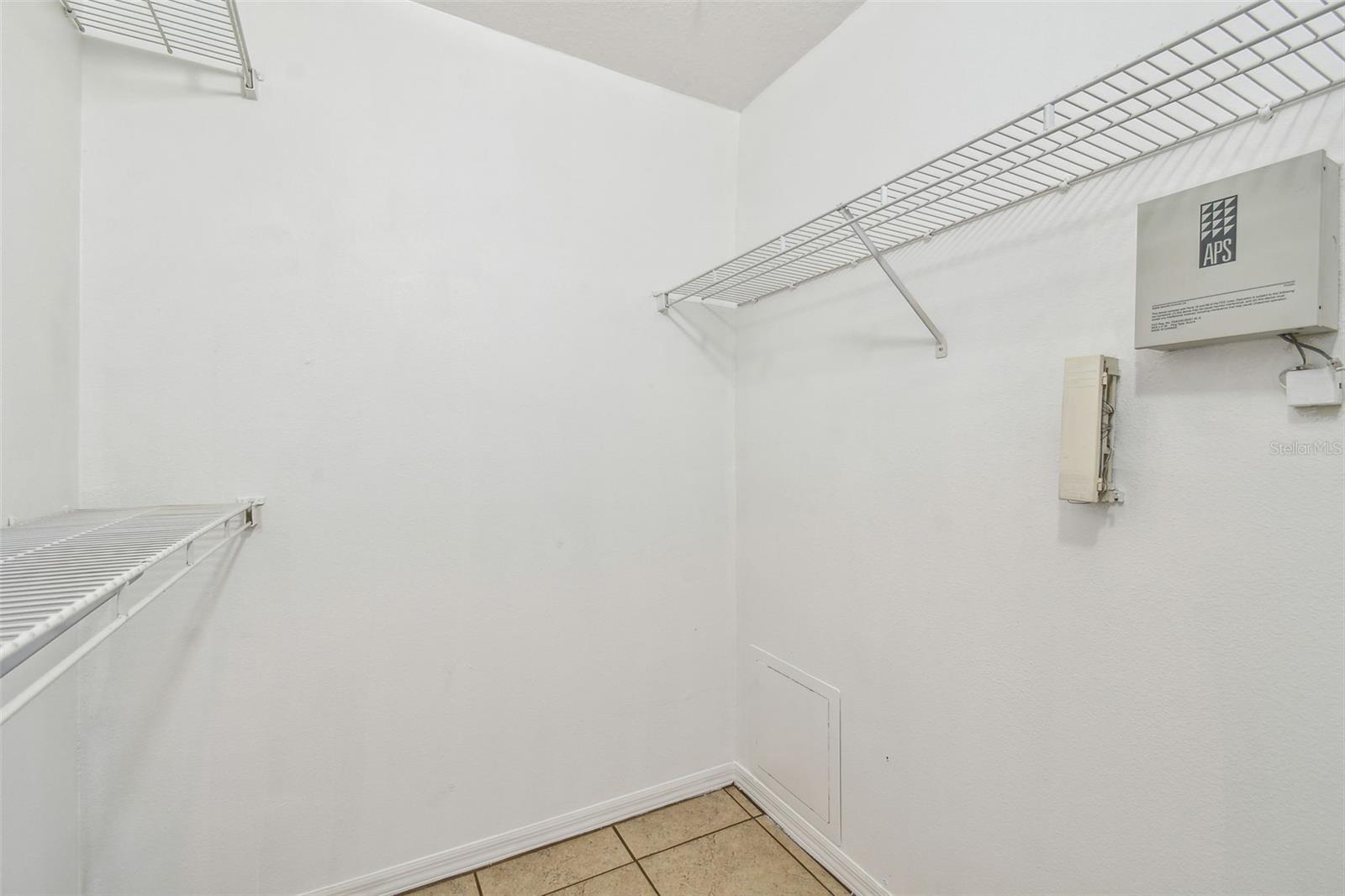 5608 PINNACLE HEIGHTS CIR #305, TAMPA, FL, 33624
