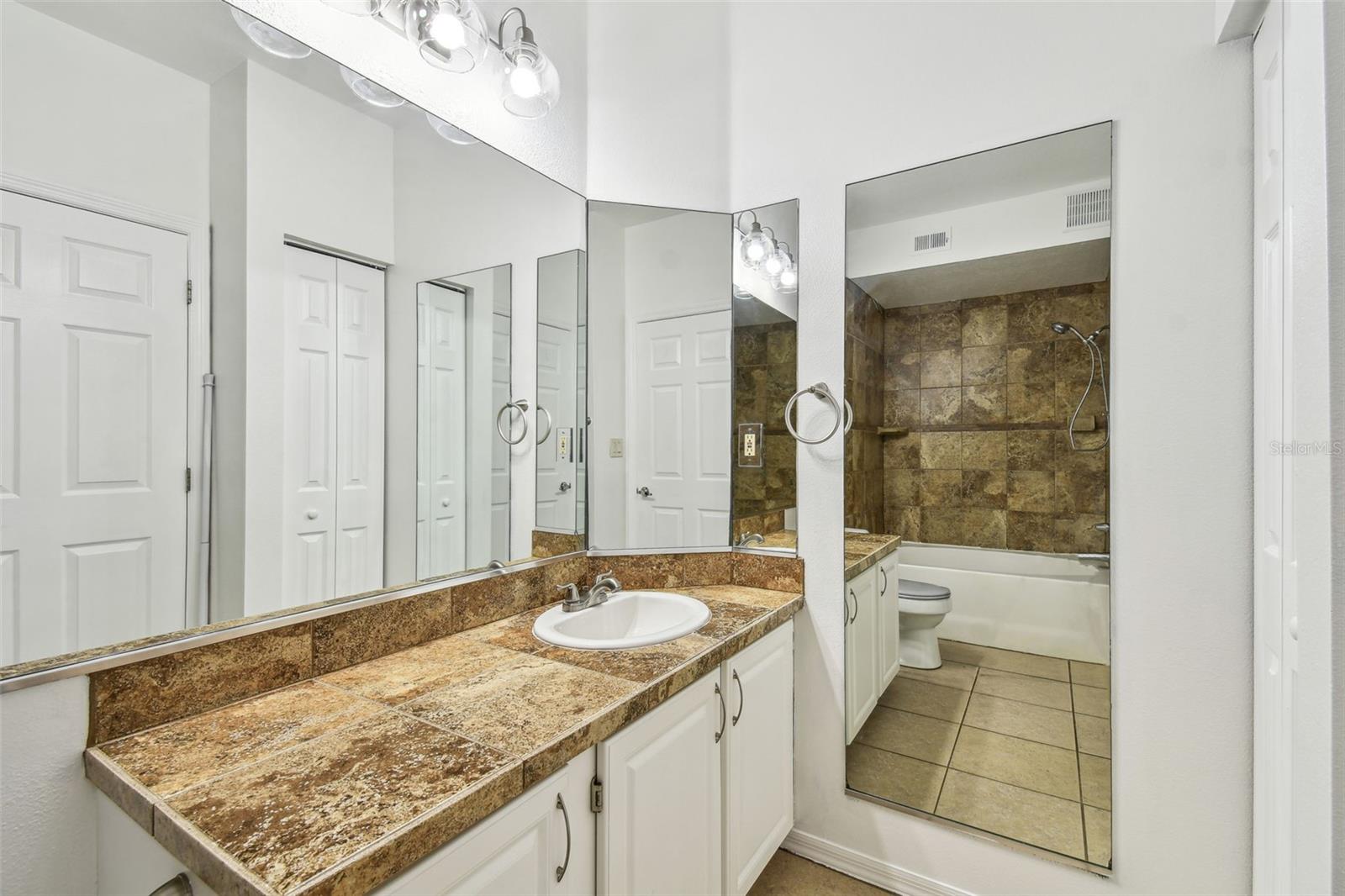 5608 PINNACLE HEIGHTS CIR #305, TAMPA, FL, 33624