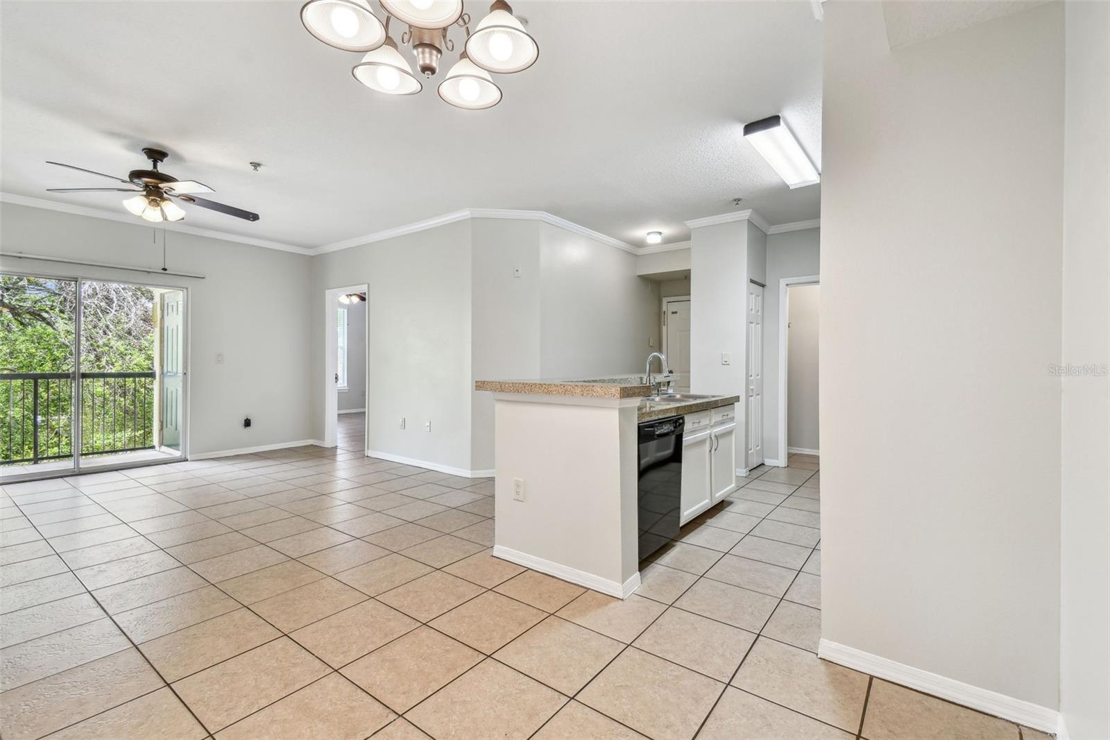 5608 PINNACLE HEIGHTS CIR #305, TAMPA, FL, 33624