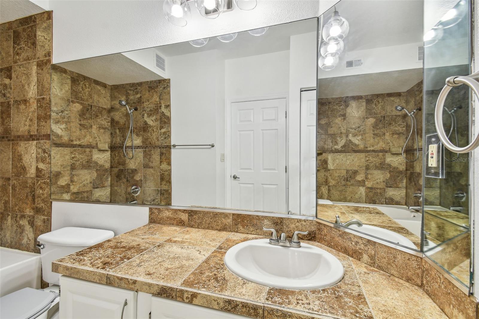 5608 PINNACLE HEIGHTS CIR #305, TAMPA, FL, 33624