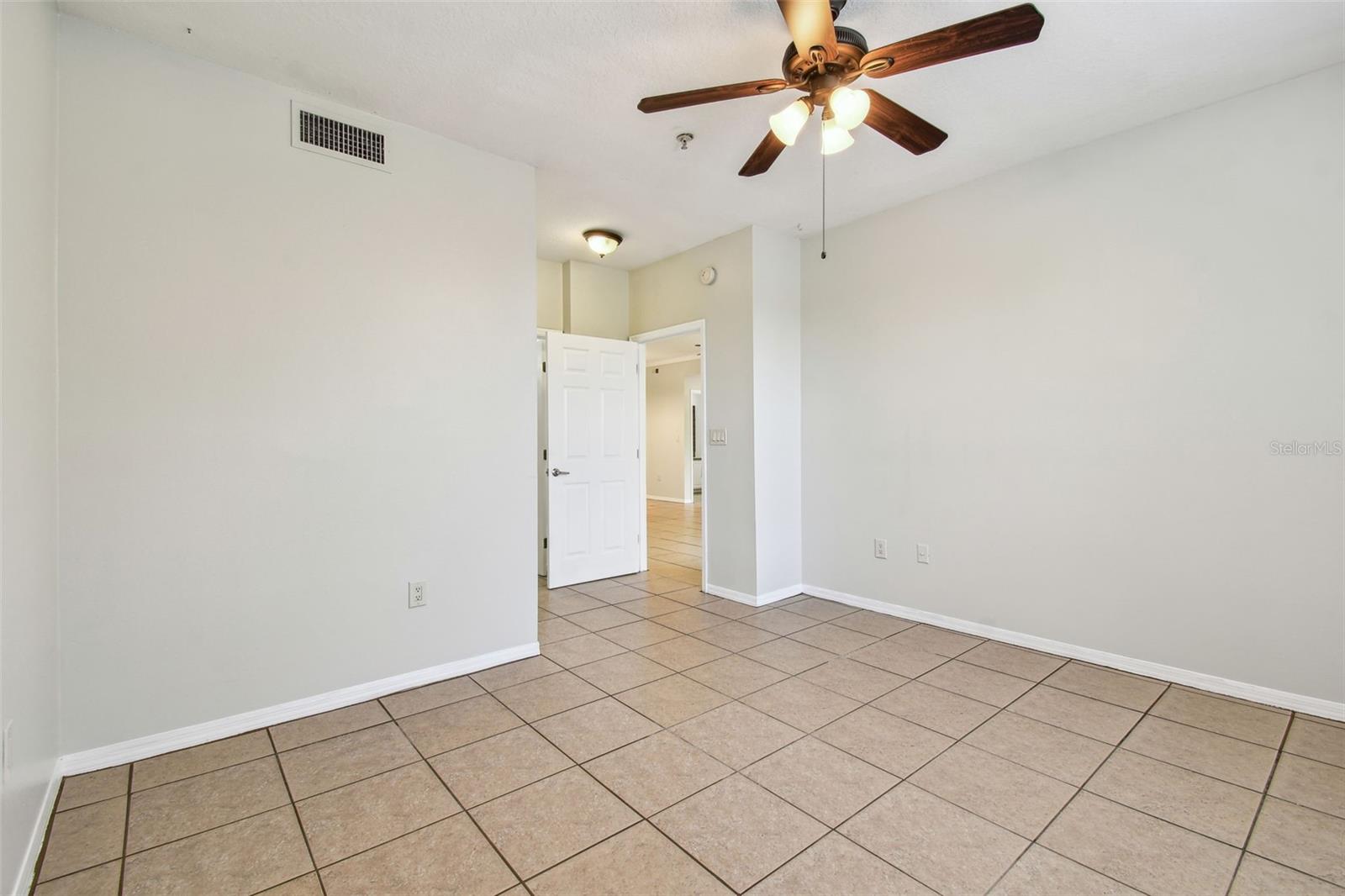 5608 PINNACLE HEIGHTS CIR #305, TAMPA, FL, 33624