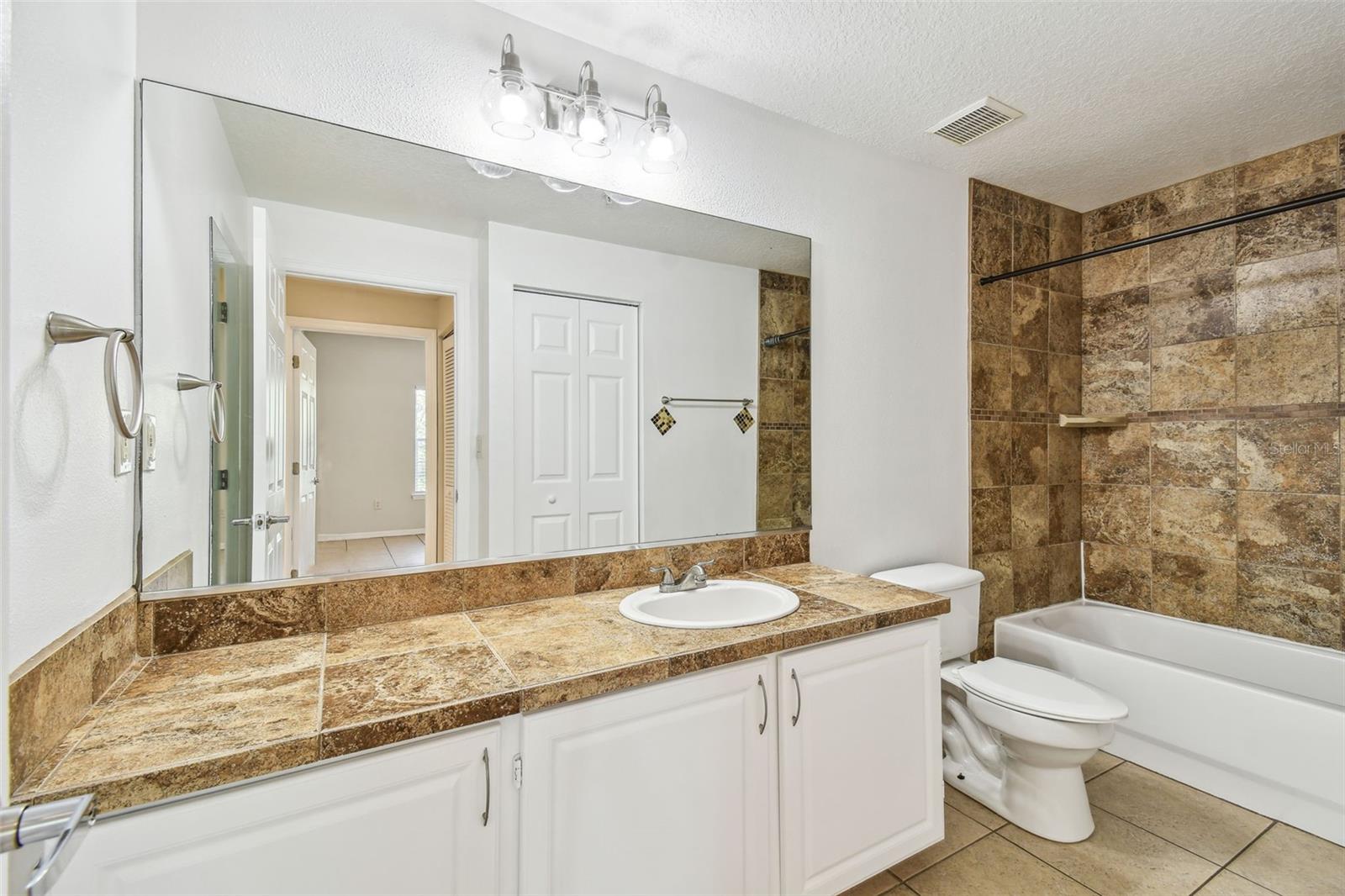 5608 PINNACLE HEIGHTS CIR #305, TAMPA, FL, 33624