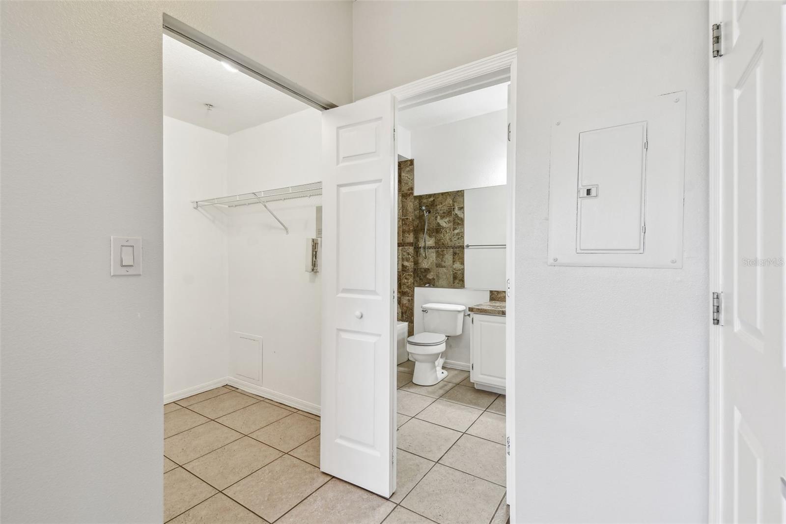 5608 PINNACLE HEIGHTS CIR #305, TAMPA, FL, 33624