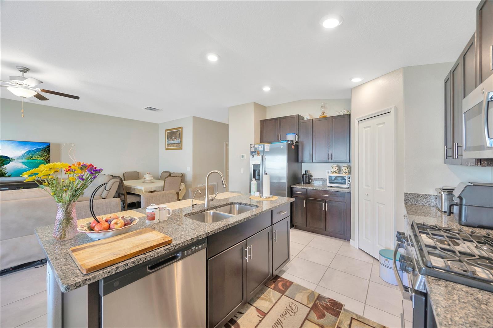 9433 CHANNING HILL DR, SUN CITY CENTER, FL, 33573