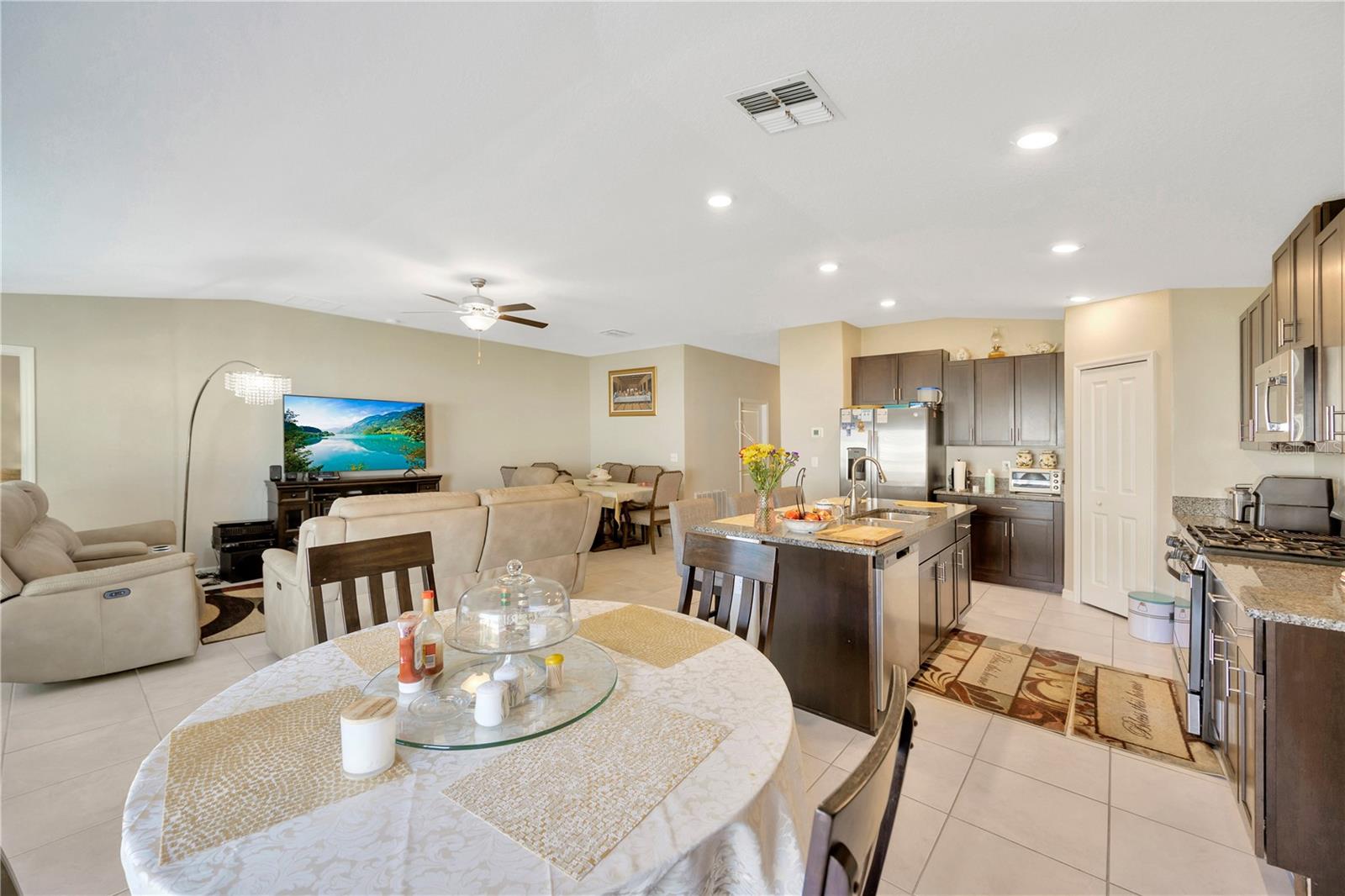 9433 CHANNING HILL DR, SUN CITY CENTER, FL, 33573
