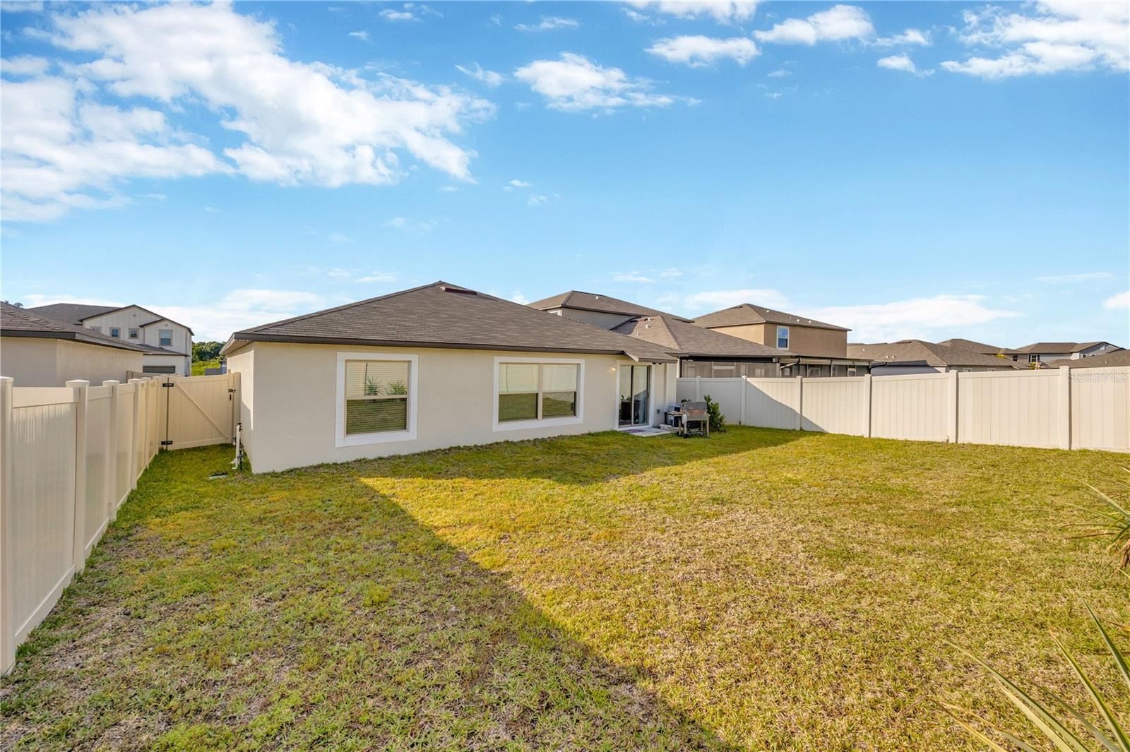 9433 CHANNING HILL DR, SUN CITY CENTER, FL, 33573