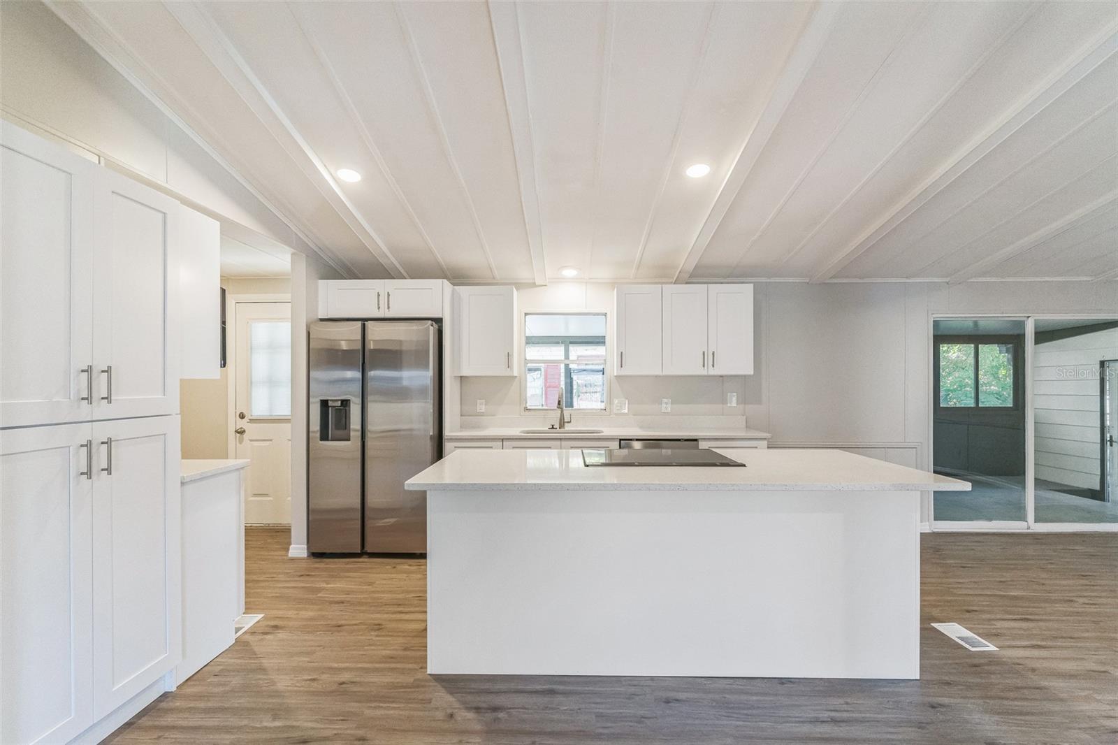 126 MAPLE DR, DEBARY, FL, 32713