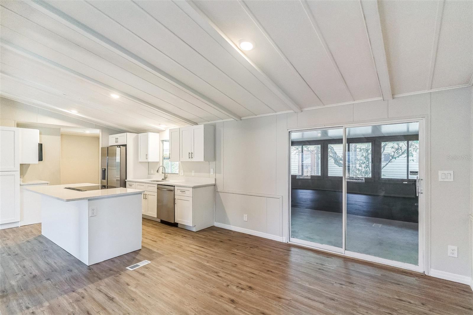 126 MAPLE DR, DEBARY, FL, 32713