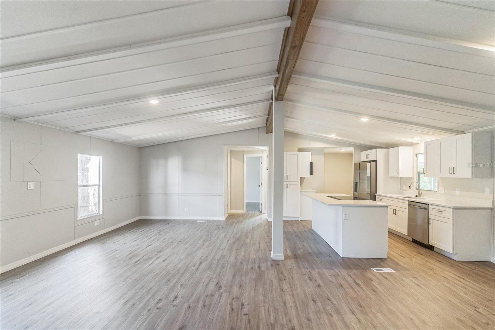 126 MAPLE DR, DEBARY, FL, 32713
