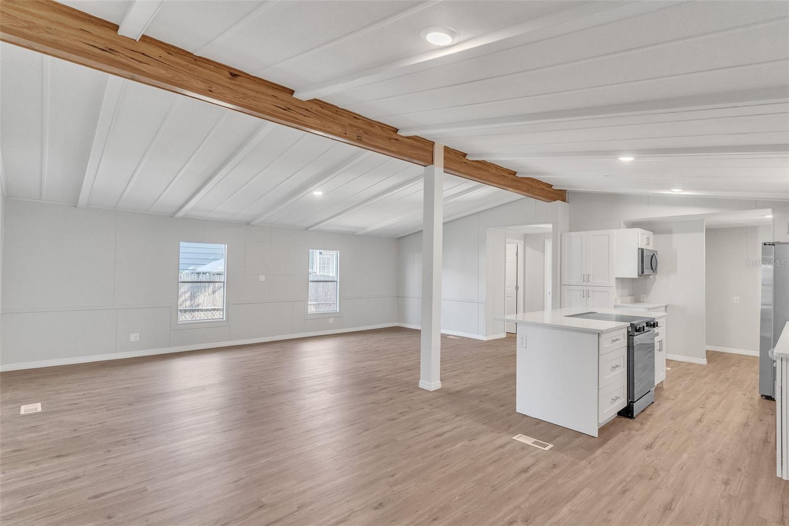 126 MAPLE DR, DEBARY, FL, 32713