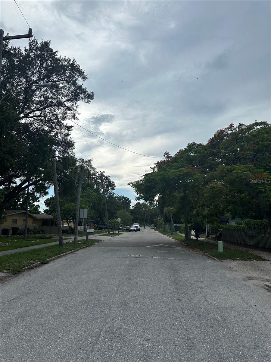 2065 8TH ST, SARASOTA, FL, 34237