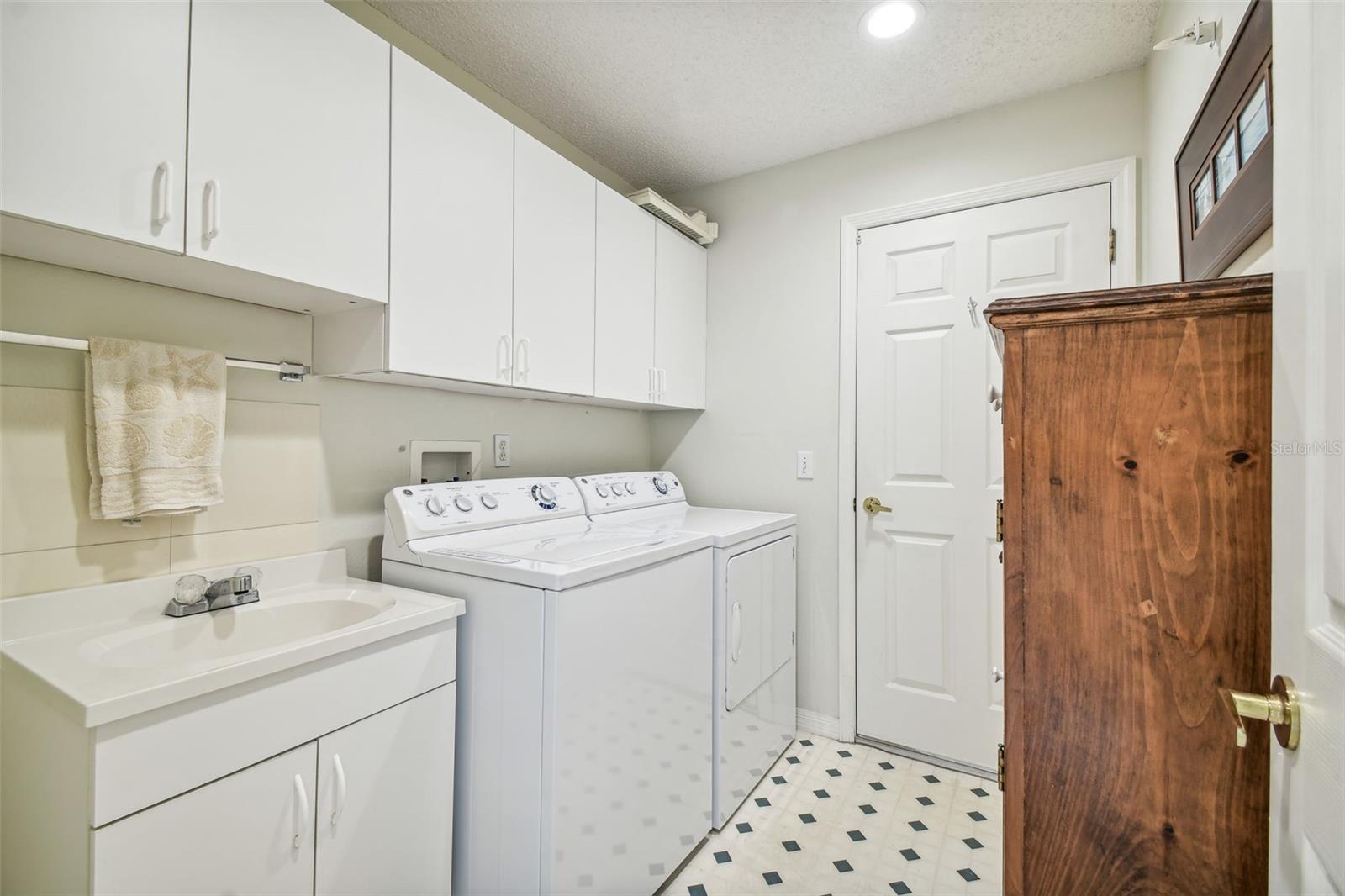 11009 WINDRUSH CIR, HUDSON, FL, 34667