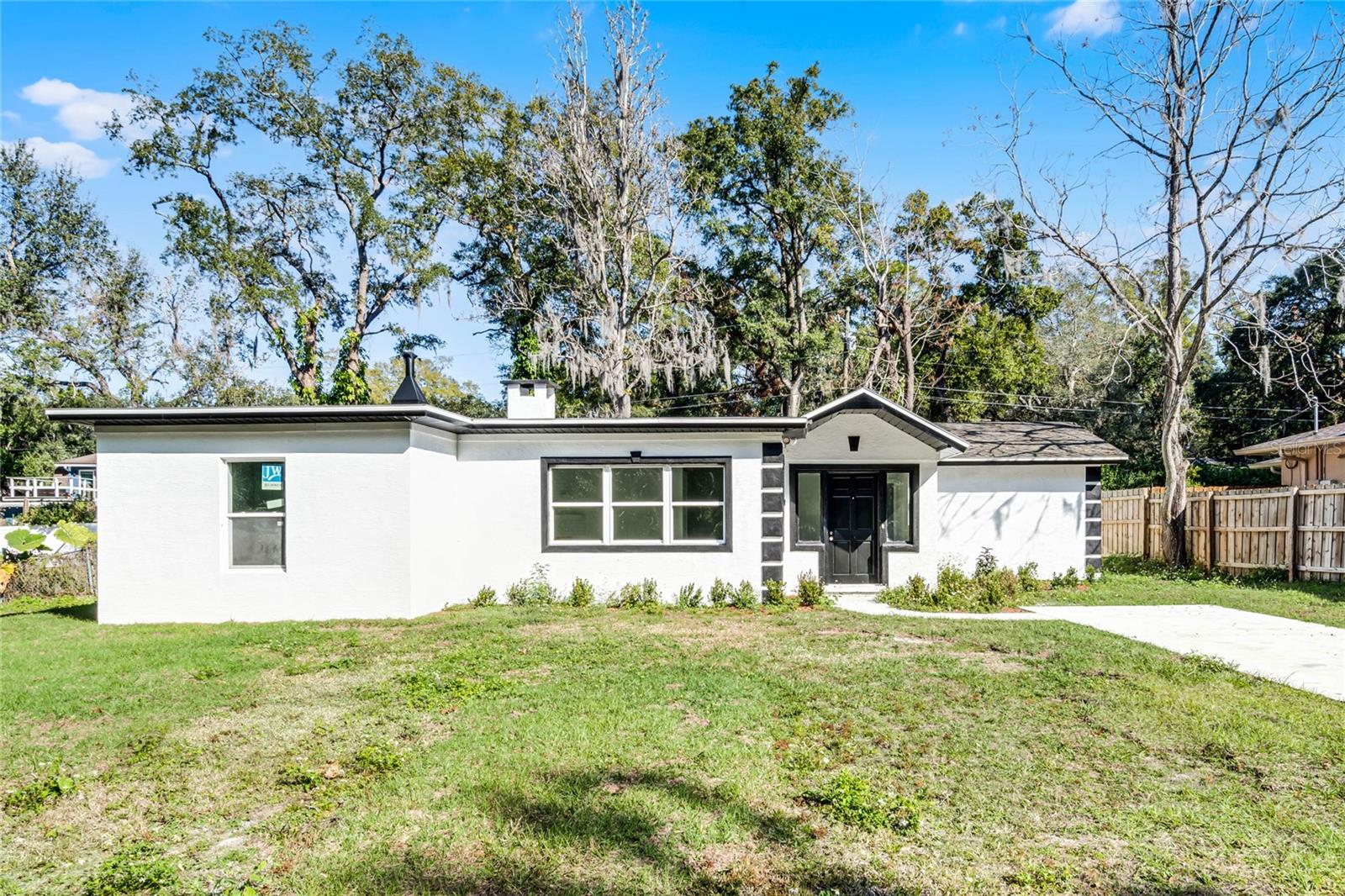 239 S LAKE CORTEZ DR, APOPKA, FL, 32703