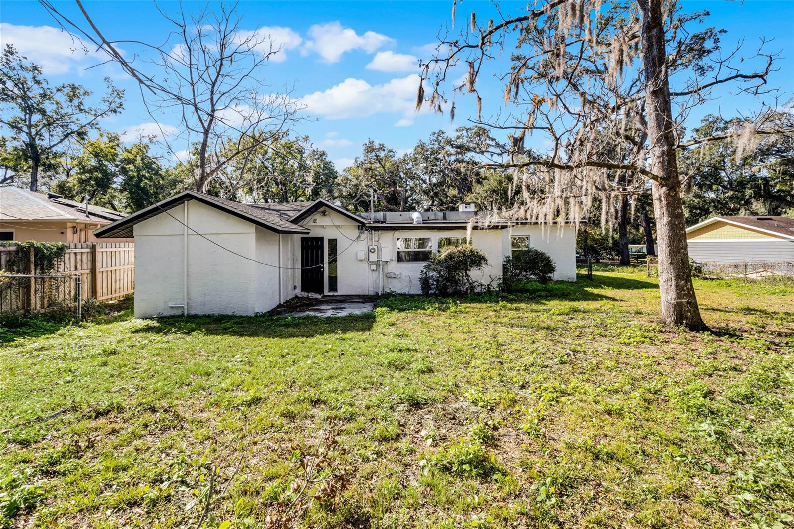 239 S LAKE CORTEZ DR, APOPKA, FL, 32703