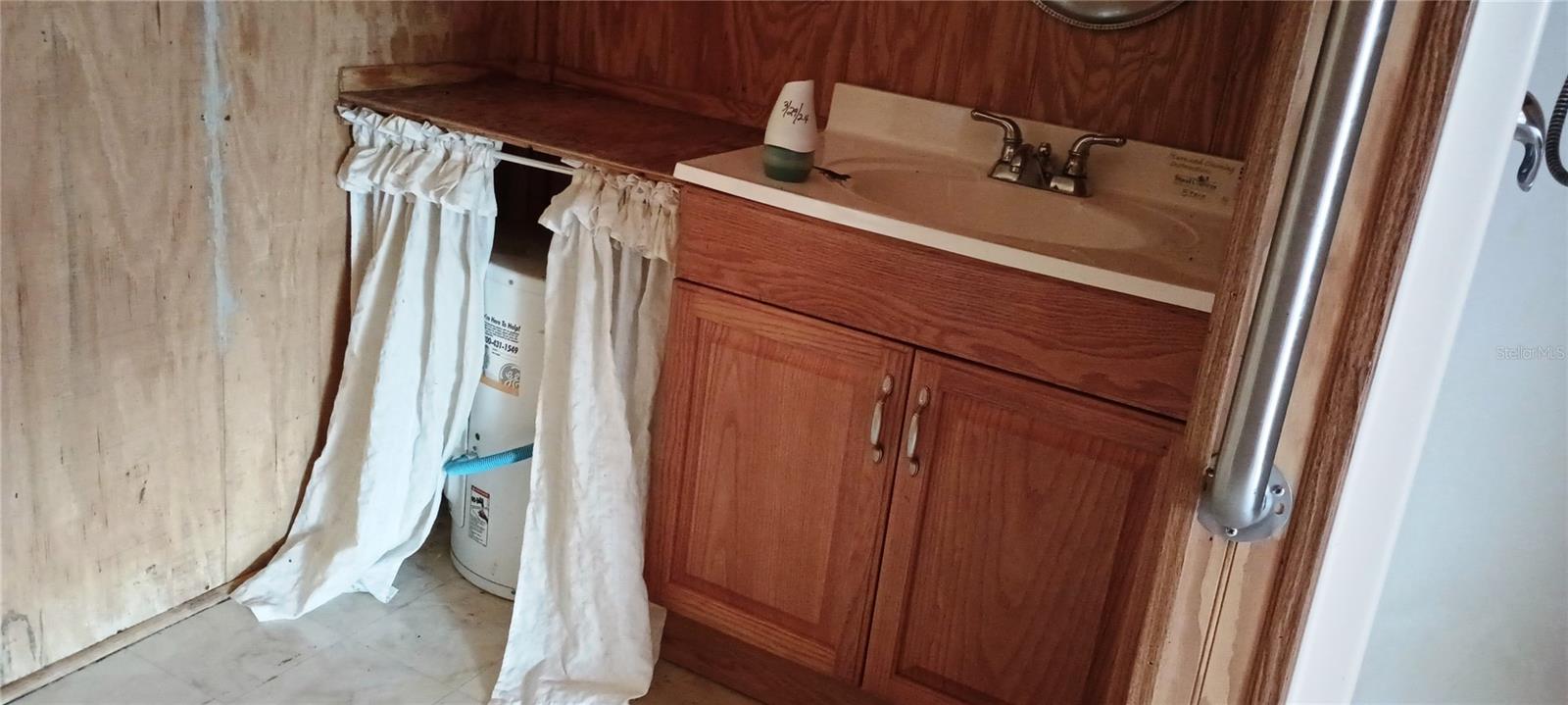 681 CR 485A, LAKE PANASOFFKEE, FL, 33538