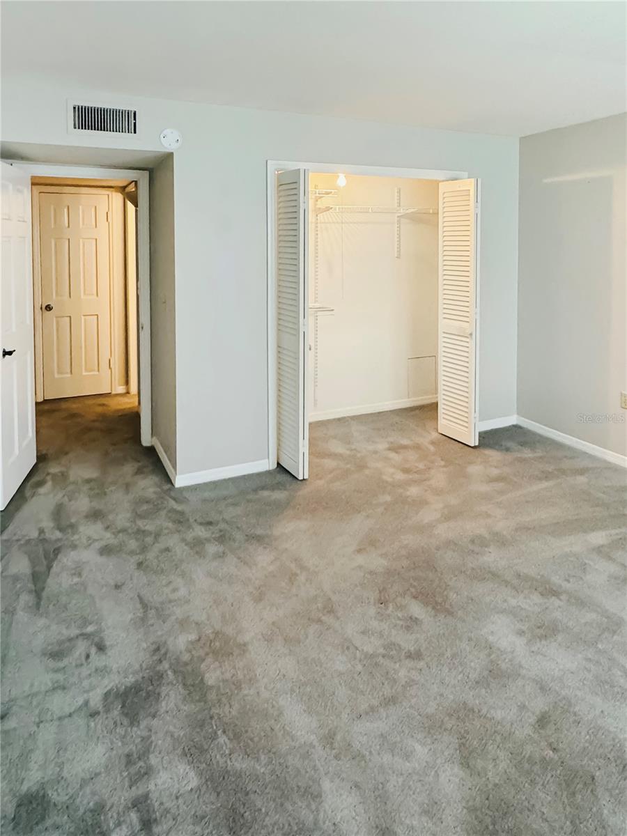 10380 CARROLLWOOD LN #266, TAMPA, FL, 33618