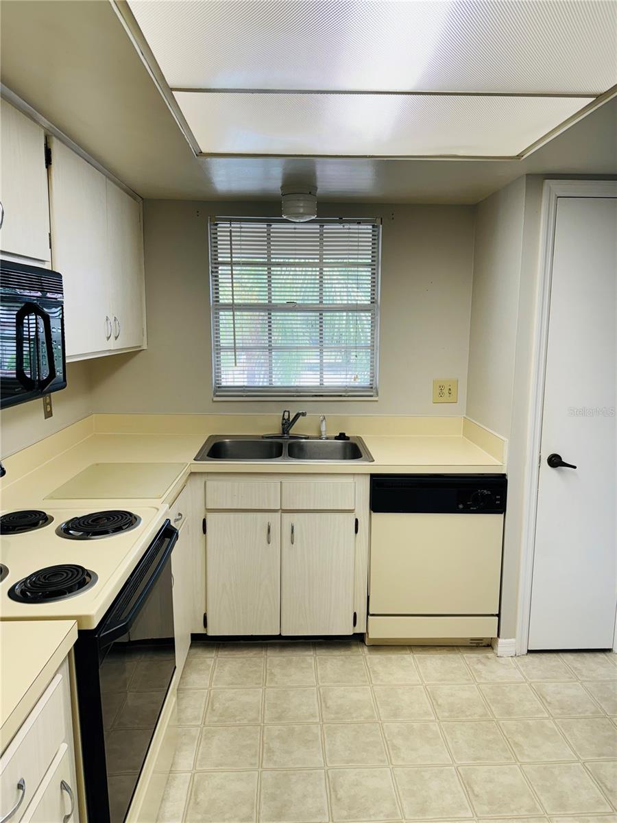 10380 CARROLLWOOD LN #266, TAMPA, FL, 33618