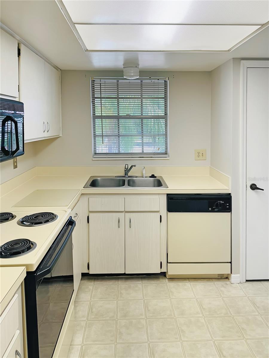 10380 CARROLLWOOD LN #266, TAMPA, FL, 33618