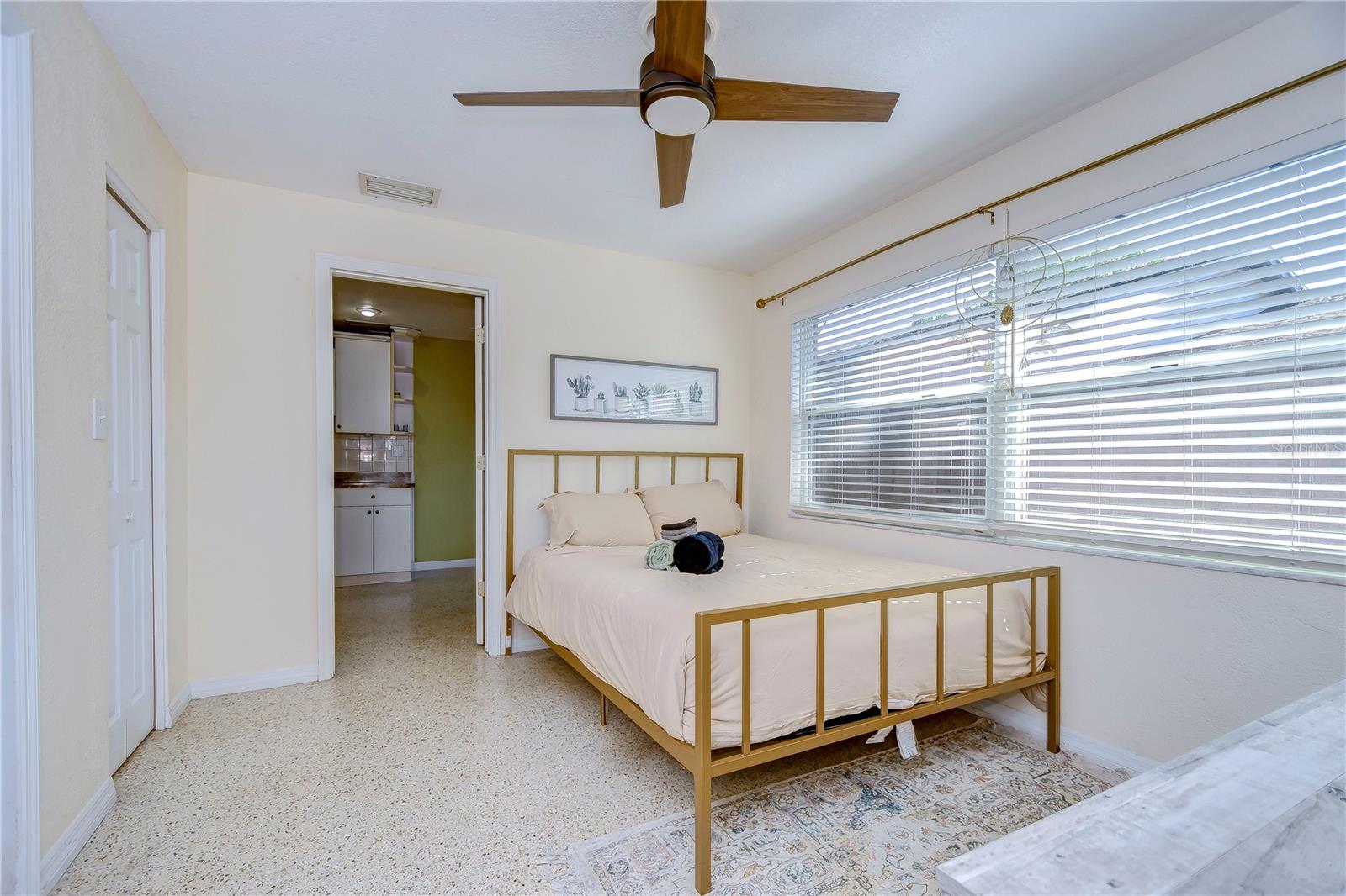4944 5TH AVE N #B, SAINT PETERSBURG, FL, 33710