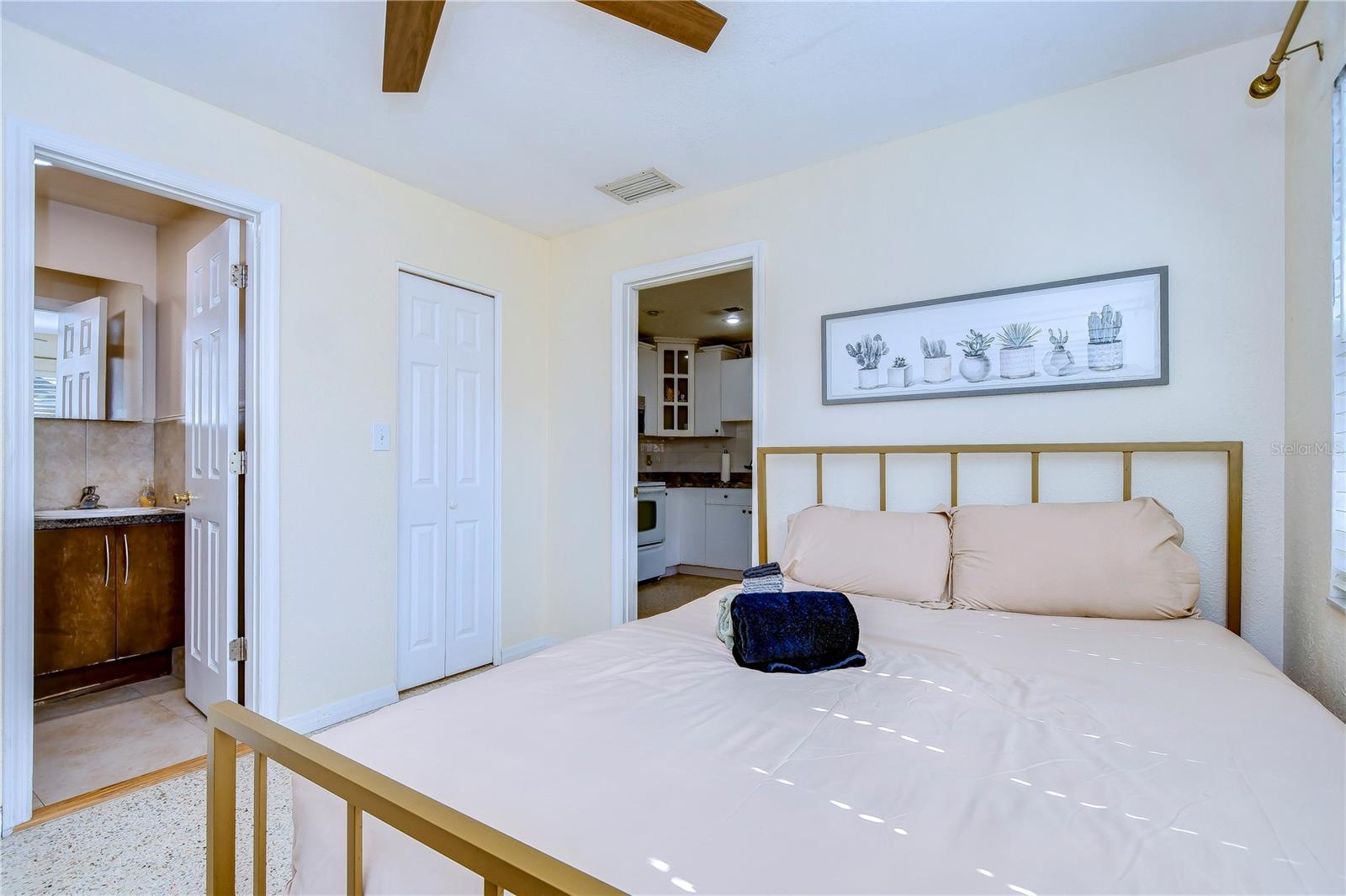 4944 5TH AVE N #B, SAINT PETERSBURG, FL, 33710