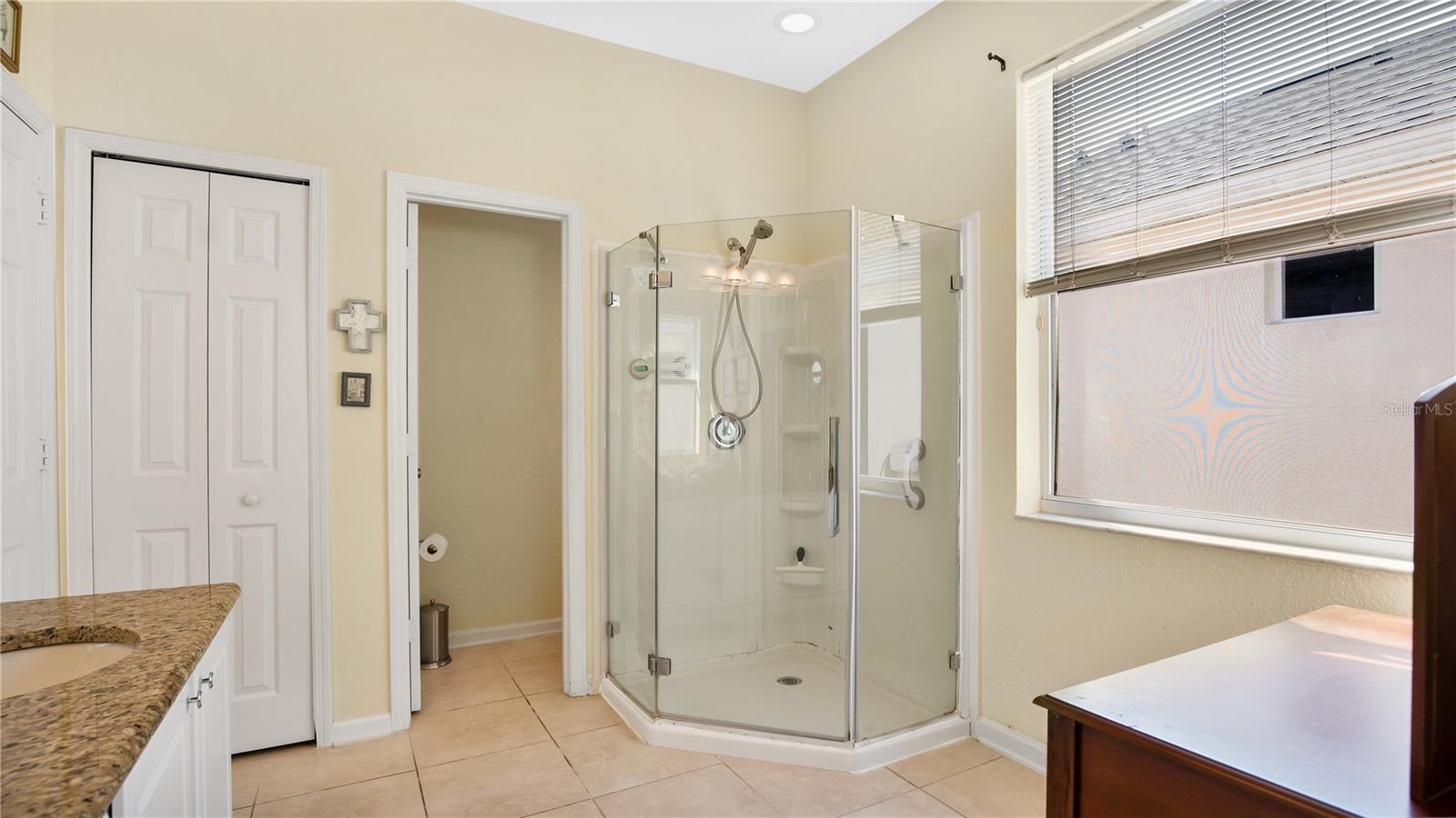 8432 ABBOTSBURY DR, WINDERMERE, FL, 34786