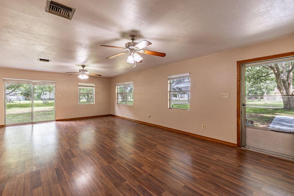 104 FRUITWOOD AVE, EUSTIS, FL, 32726