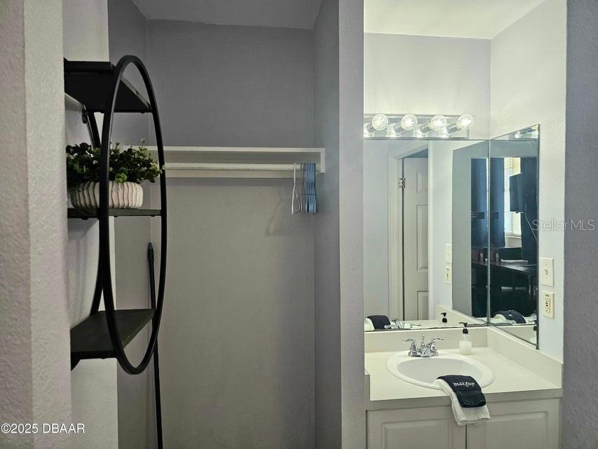 O6244917 Property Photo