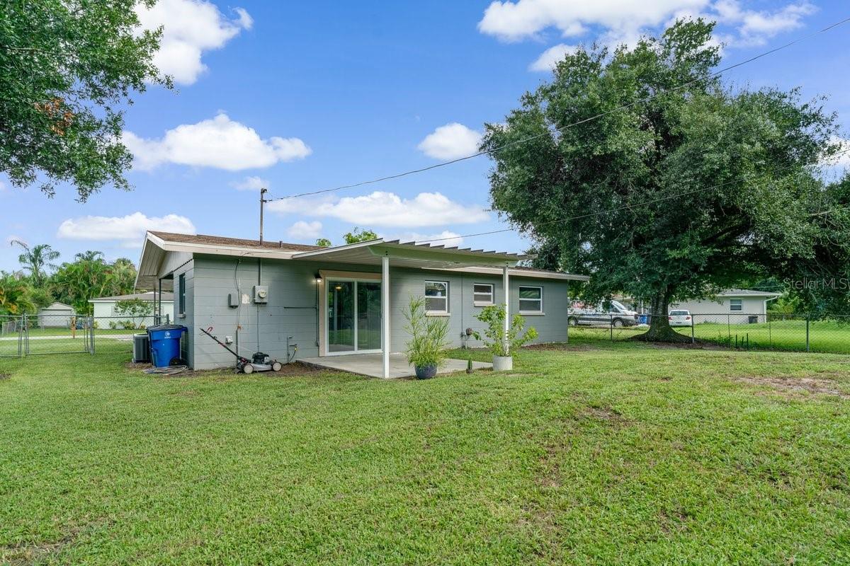2123 W GARDENIA CIR, NORTH FORT MYERS, FL, 33917