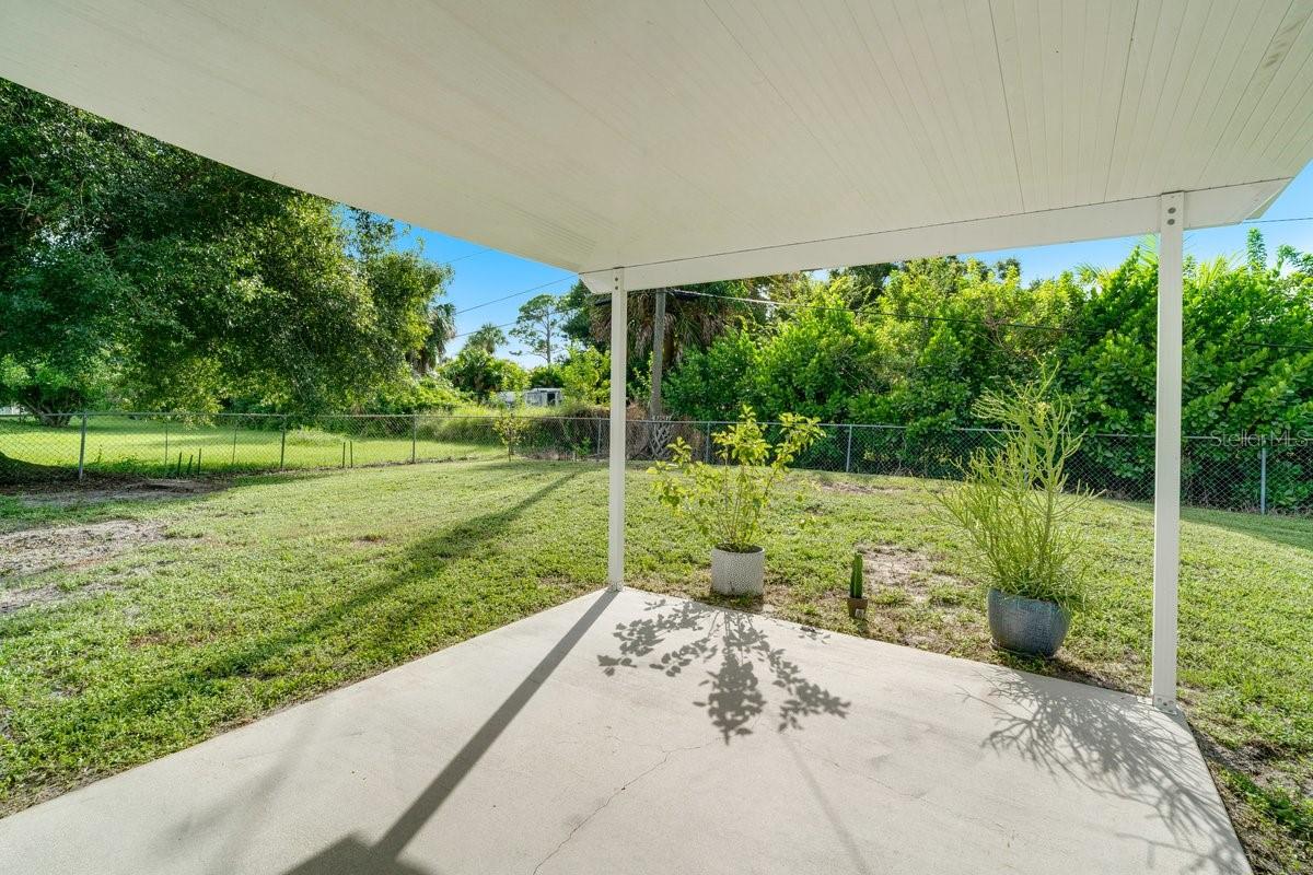 2123 W GARDENIA CIR, NORTH FORT MYERS, FL, 33917