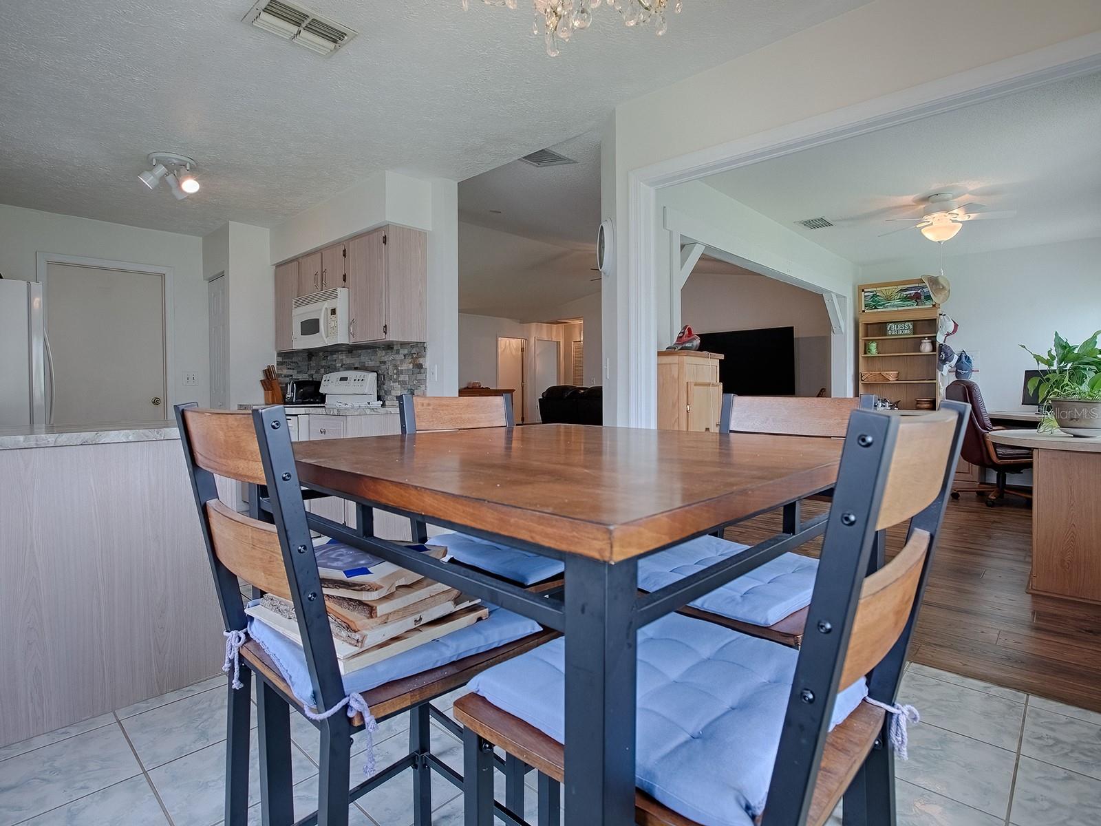 220 WILLOW BROOK DR, LEESBURG, FL, 34748