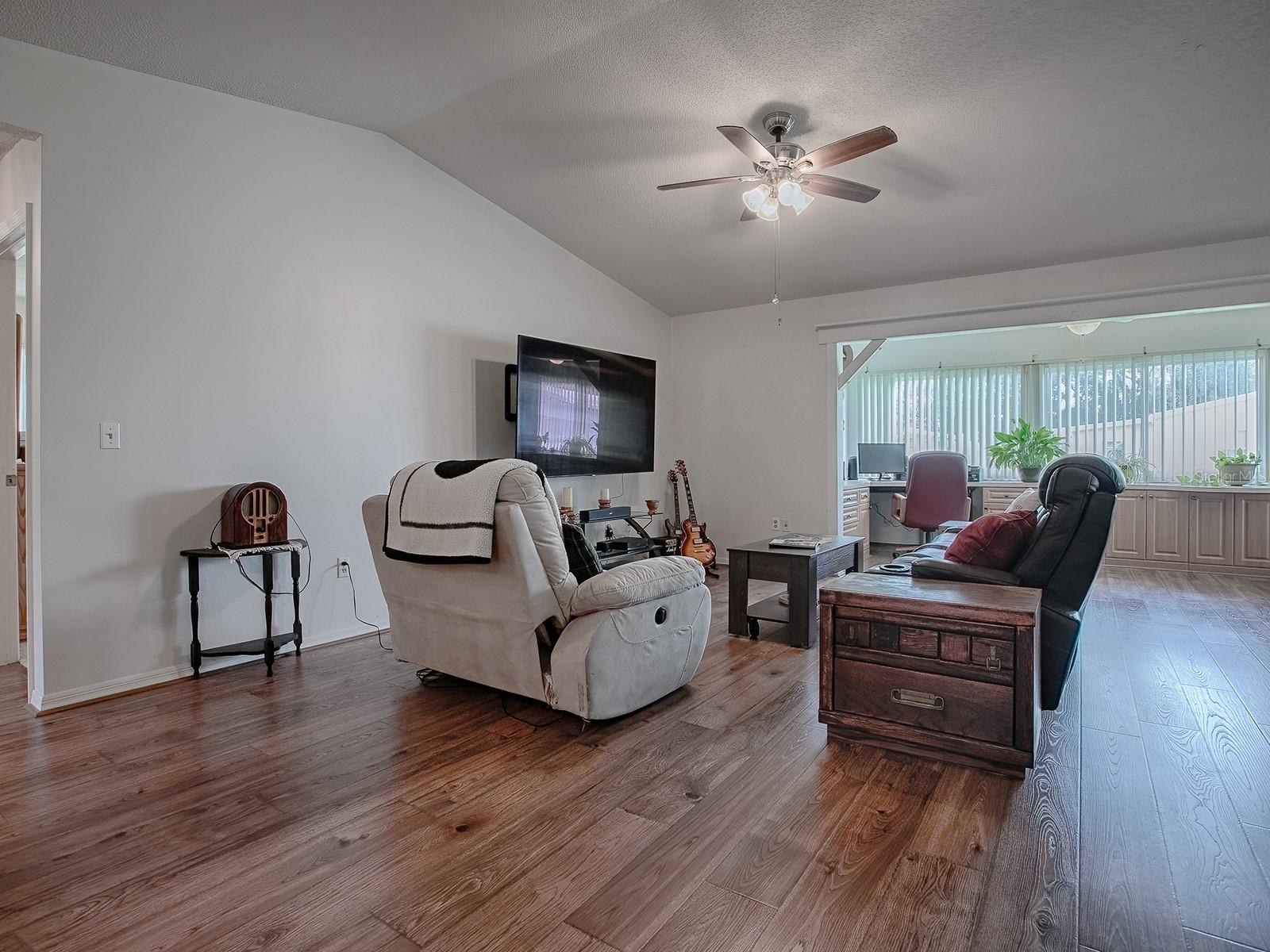 220 WILLOW BROOK DR, LEESBURG, FL, 34748