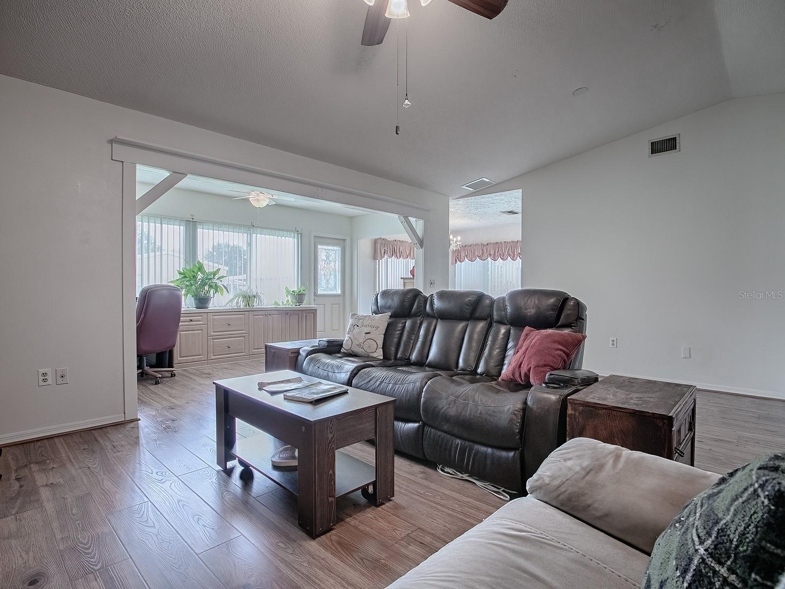 220 WILLOW BROOK DR, LEESBURG, FL, 34748