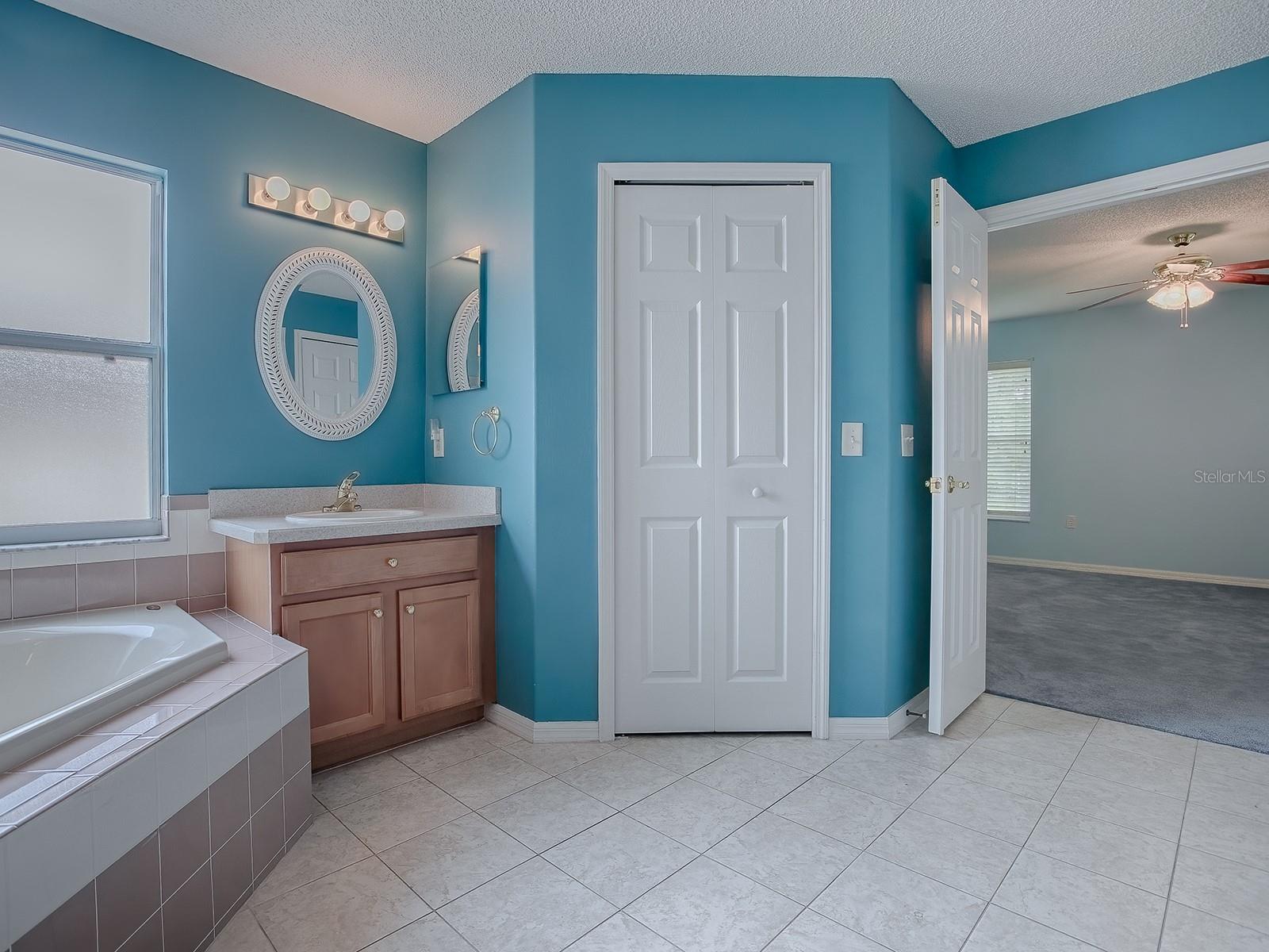 721 OLD OAKS LN, LEESBURG, FL, 34748