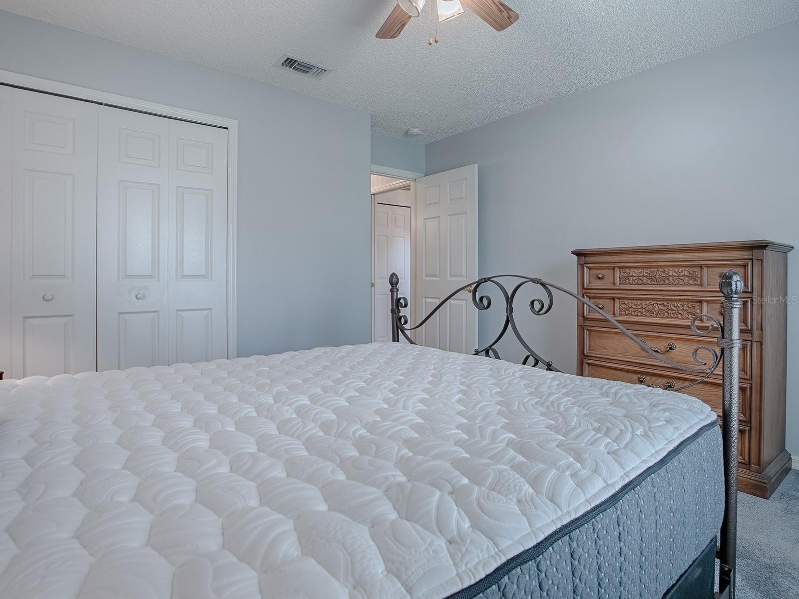 721 OLD OAKS LN, LEESBURG, FL, 34748