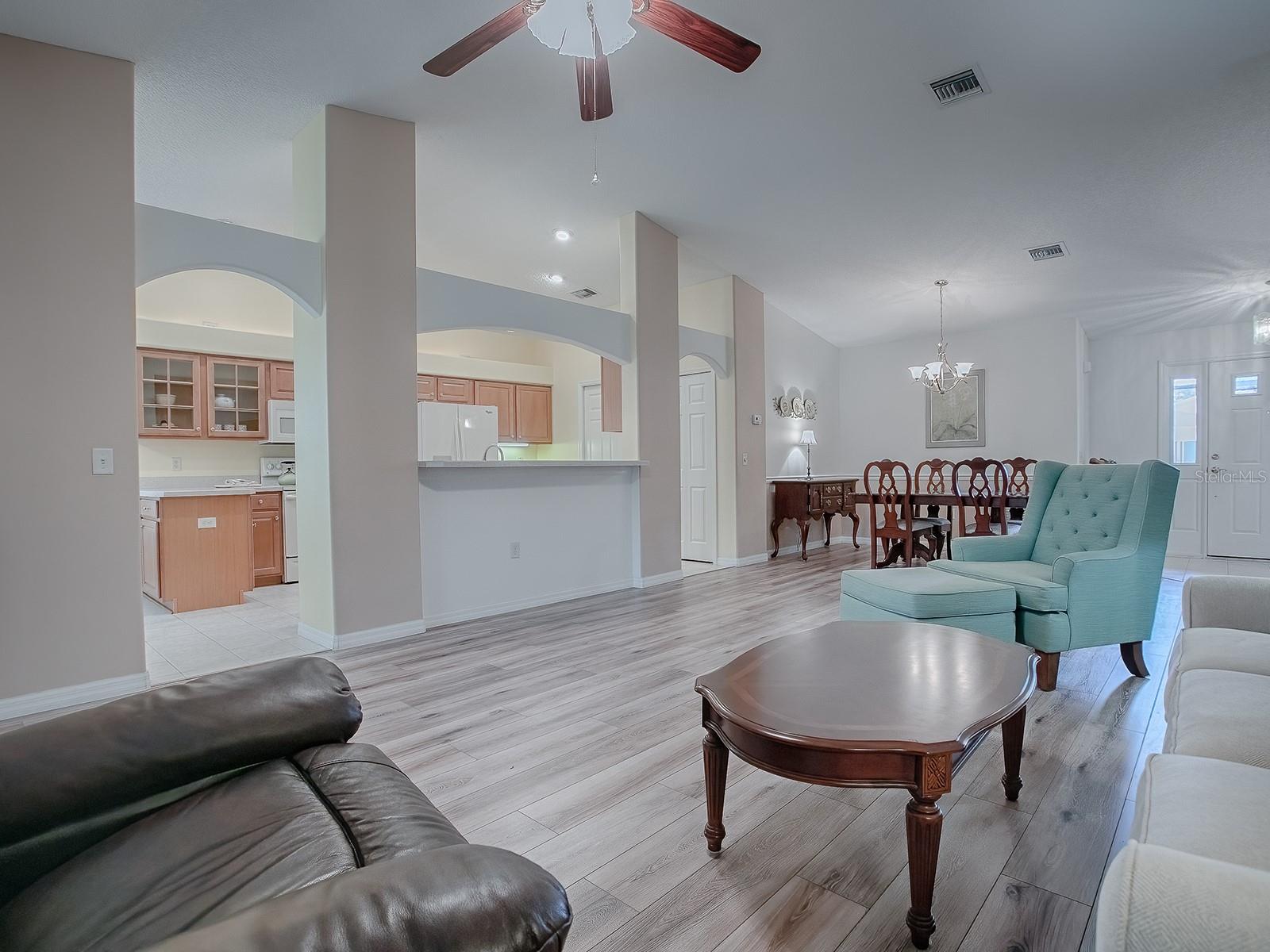 721 OLD OAKS LN, LEESBURG, FL, 34748