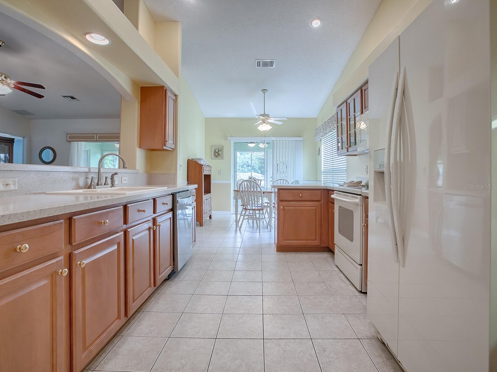 721 OLD OAKS LN, LEESBURG, FL, 34748