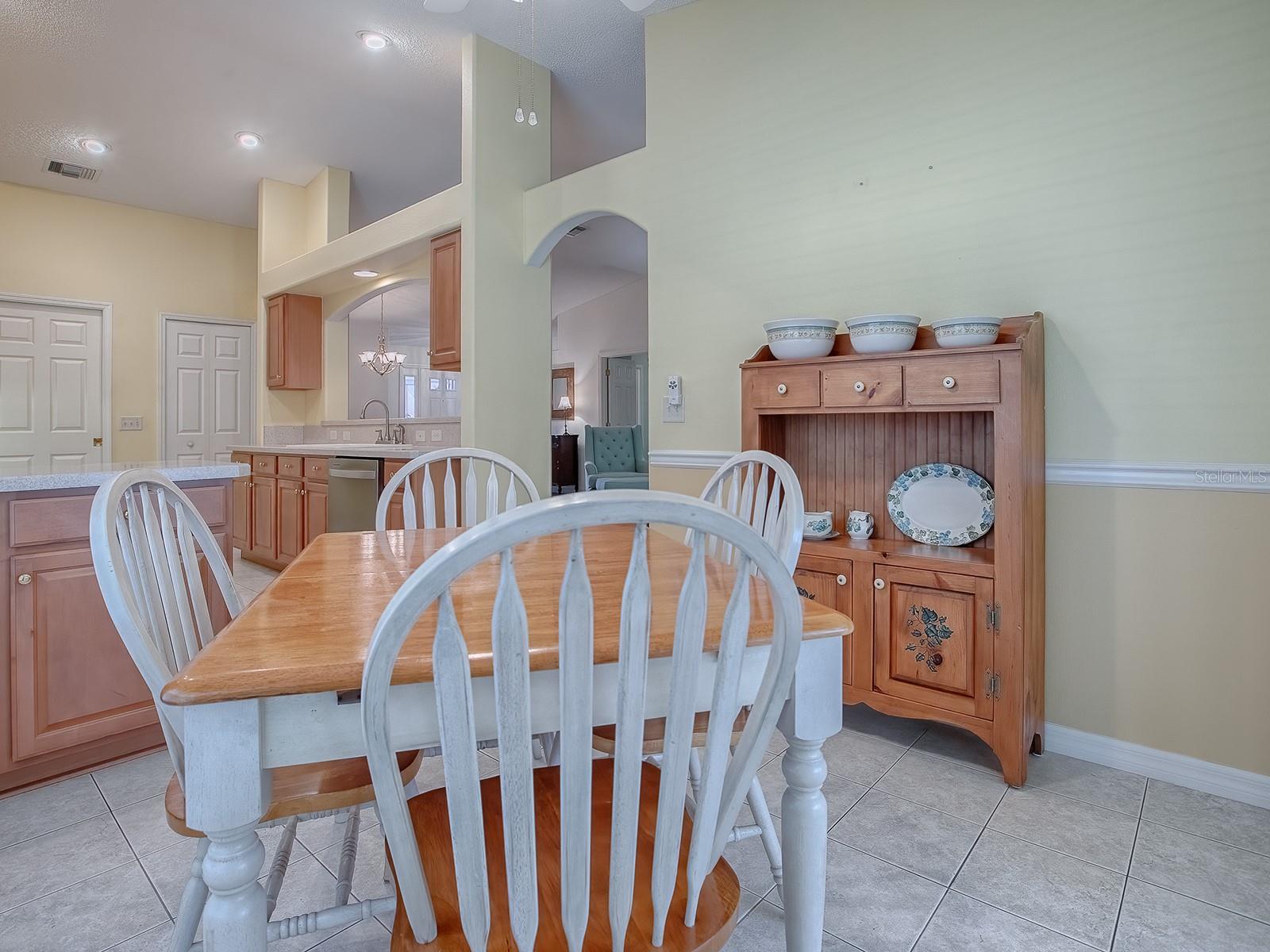 721 OLD OAKS LN, LEESBURG, FL, 34748