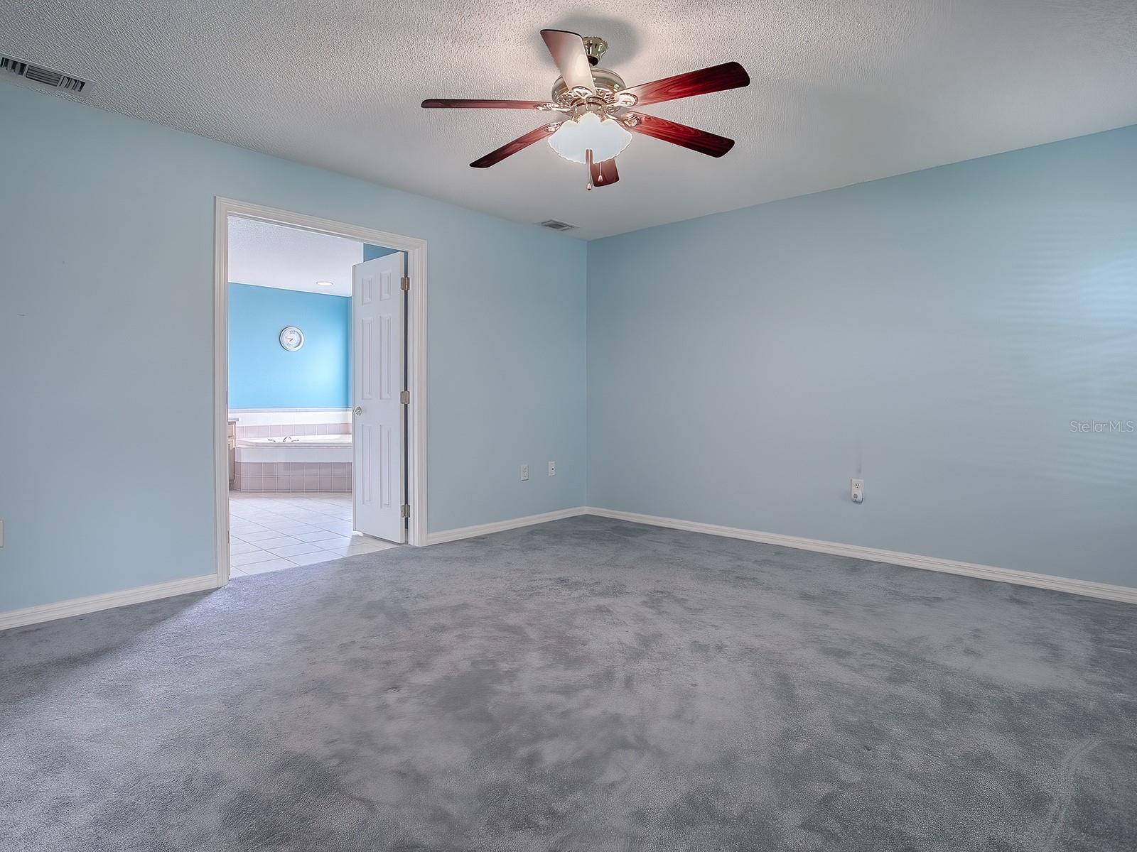 721 OLD OAKS LN, LEESBURG, FL, 34748